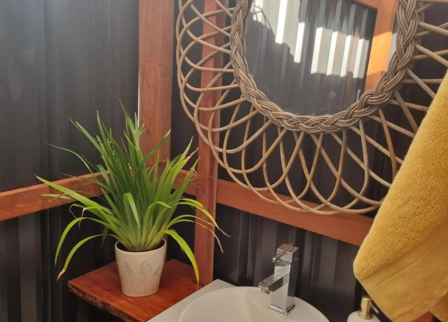 مبيت وإفطار Karragarra Island Birdsong Retreat On Lamb Island 0*,  أستراليا